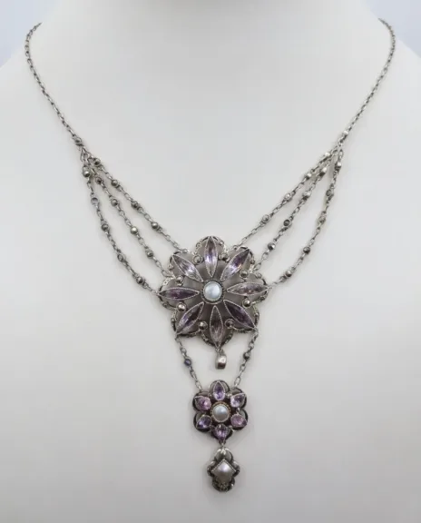Collier, argent et améthyste, XIXe siècle.