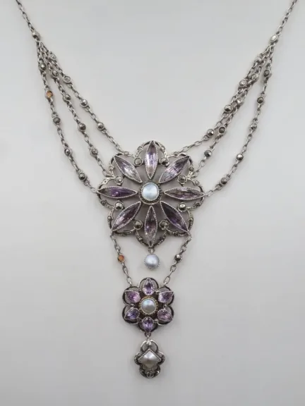 Collier, argent et améthyste, XIXe siècle.