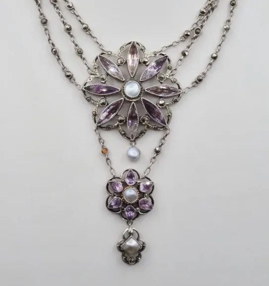 Collier, argent et améthyste, XIXe siècle.