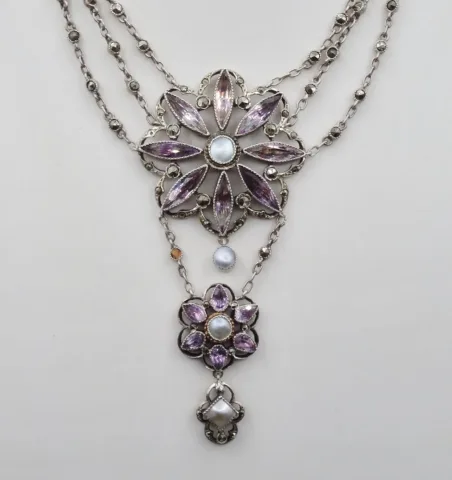 Collier, argent et améthyste, XIXe siècle.