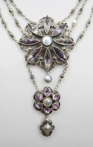 Collier, argent et améthyste, XIXe siècle.