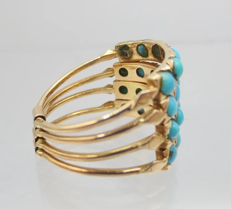 Bague de Harem, or et turquoises.