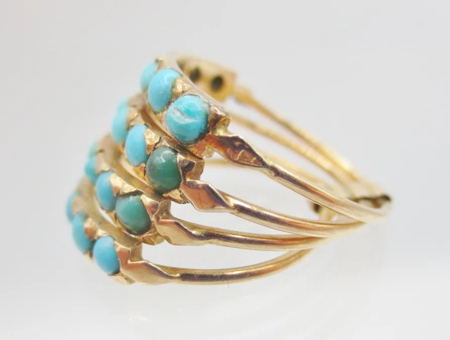 Bague de Harem, or et turquoises.
