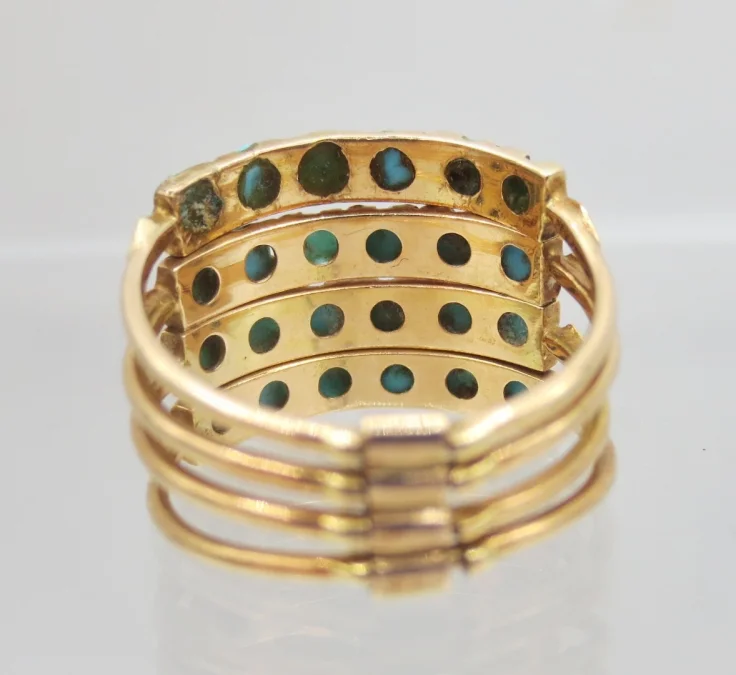 Bague de Harem, or et turquoises.