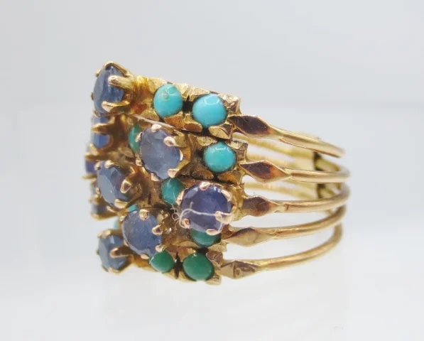 Bague de Harem, or Turquoises et topazes bleu Londres.