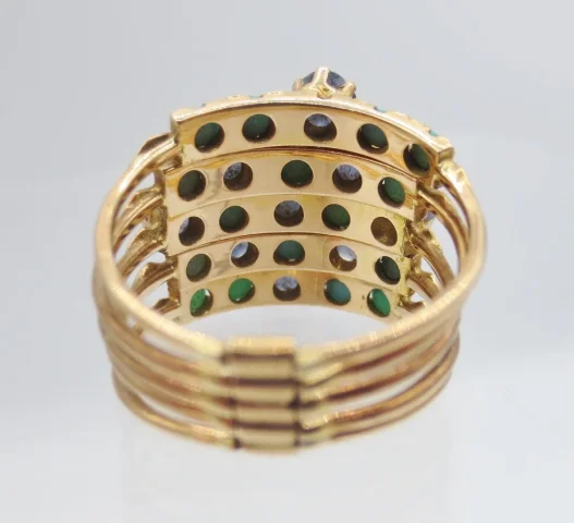 Bague de Harem, or Turquoises et topazes bleu Londres.