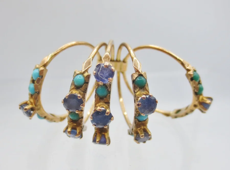 Bague de Harem, or Turquoises et topazes bleu Londres.