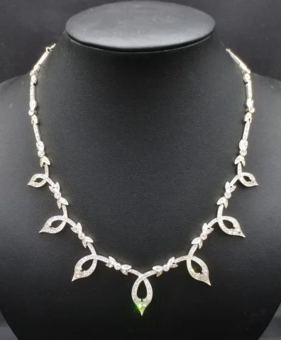 Collier 1925.