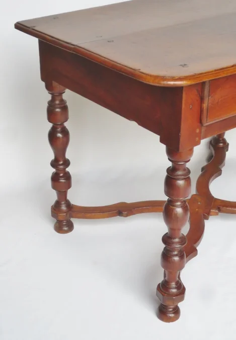 ルイ14世時代のライティングテーブル