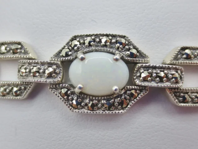 Bracelet Art-Déco, argent et opales.