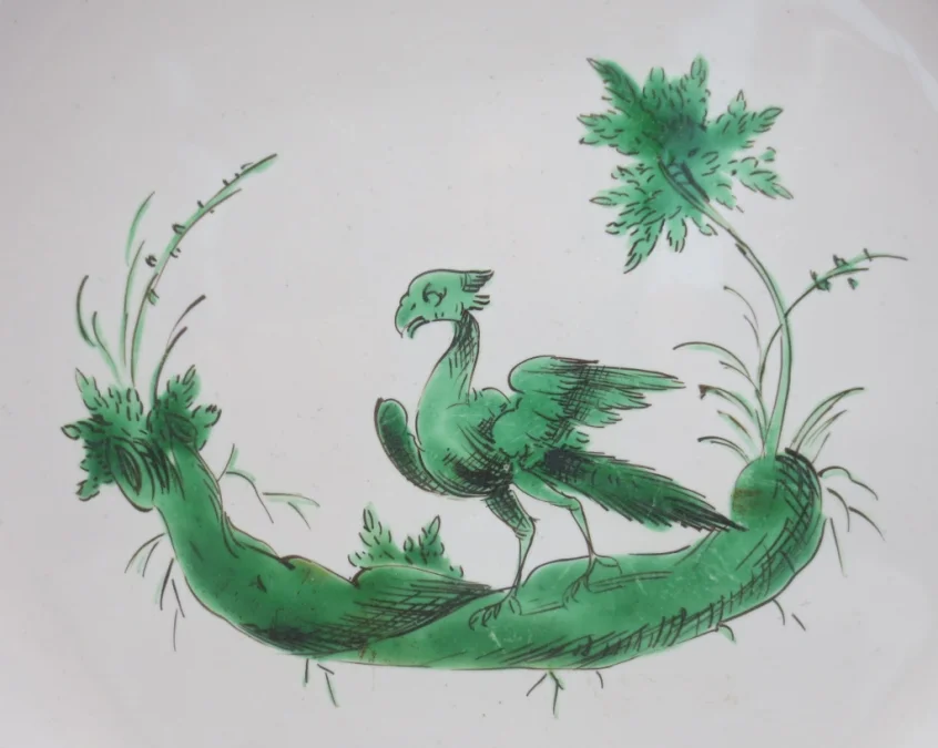 Assiette Moustiers XVIIIe siècle.