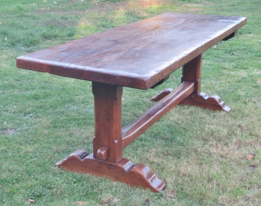 FARMHOUSE TABLE