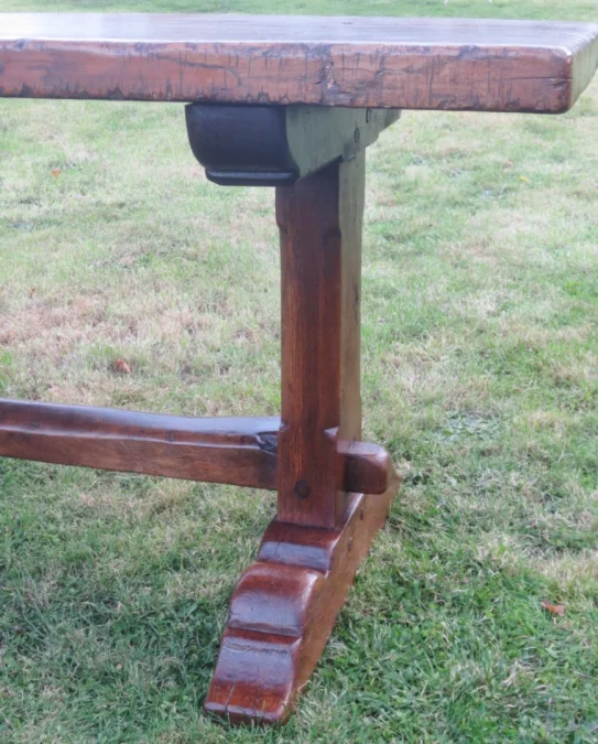 FARMHOUSE TABLE