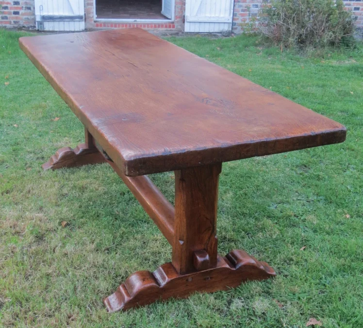 FARMHOUSE TABLE