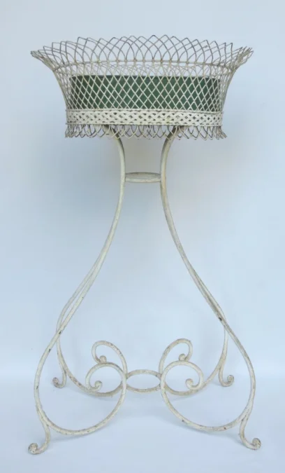 Jardinière en fer forgé, XIXe siècle.