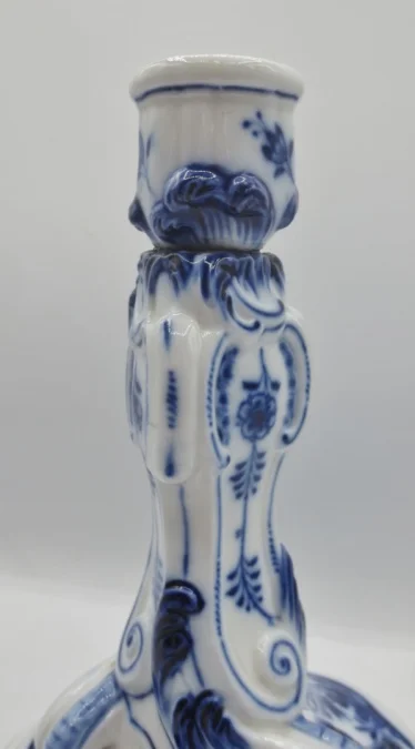 Flambeaux en porcelaine de Meissen.
