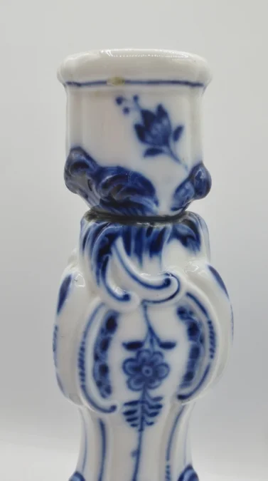 Flambeaux en porcelaine de Meissen.