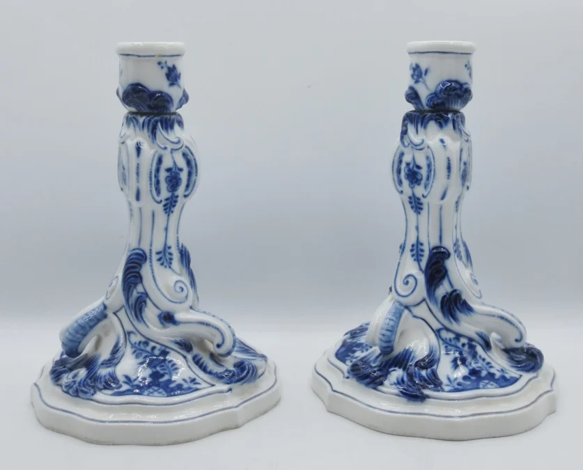 Flambeaux en porcelaine de Meissen.