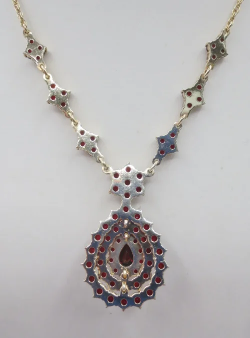 Collier en vermeil sertis de grenats