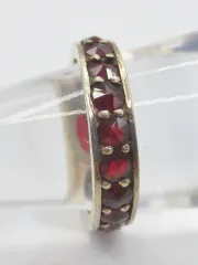 ヴェルメイユとガーネットのリング