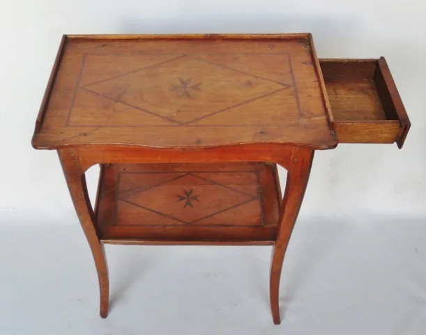 Tavolo in legno di frutteto del XVIII secolo
