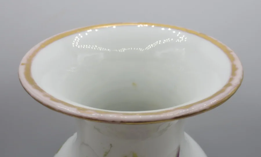 Vase en porcelaine, époque Restauration.