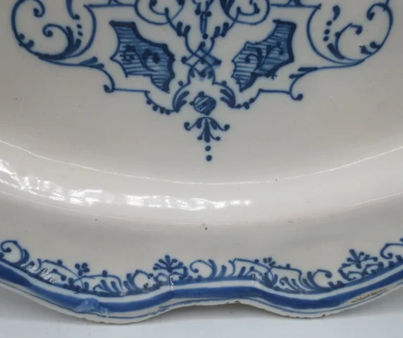 EIGHTEENTH CENTURY DISH