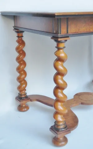 LOUIS XIII STYLE TABLE.