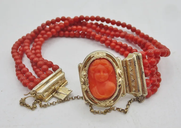 Armband aus dem 19. Jahrhundert