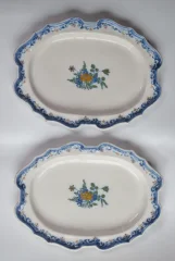 PAIR OF EIGHTEENTH CENTURY DISHES
