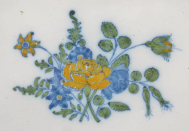PAIR OF EIGHTEENTH CENTURY DISHES
