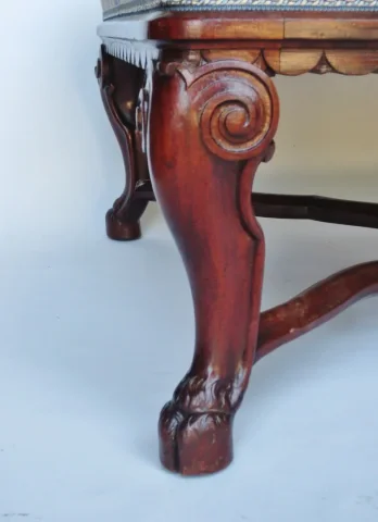 FRENCH REGENCY STYLE BENCH.