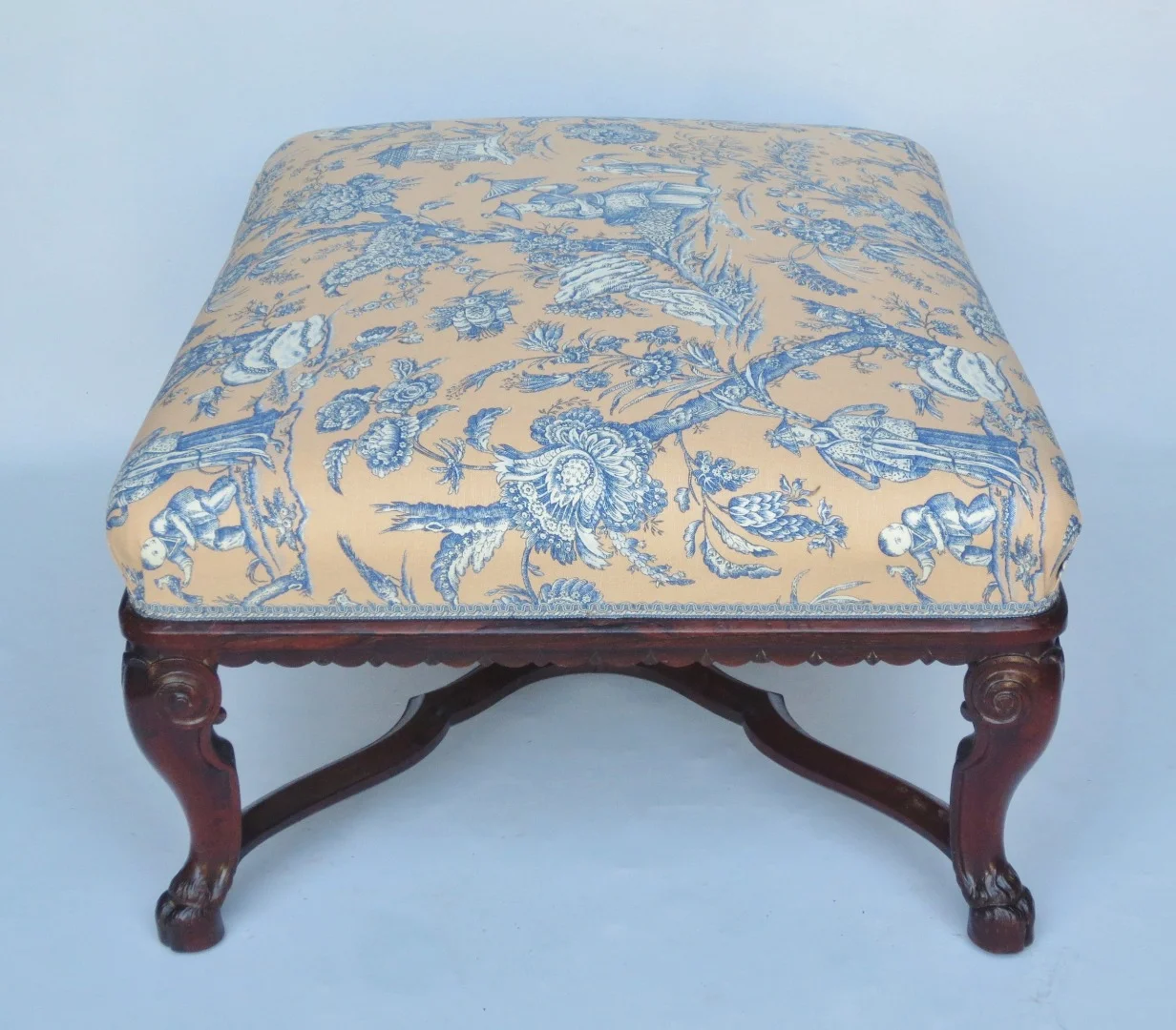 FRENCH REGENCY STYLE BENCH.