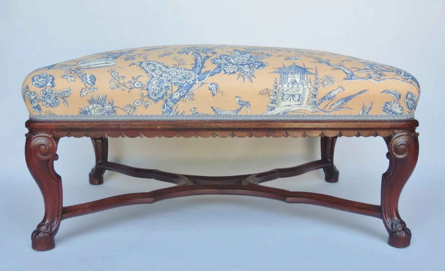 FRENCH REGENCY STYLE BENCH.