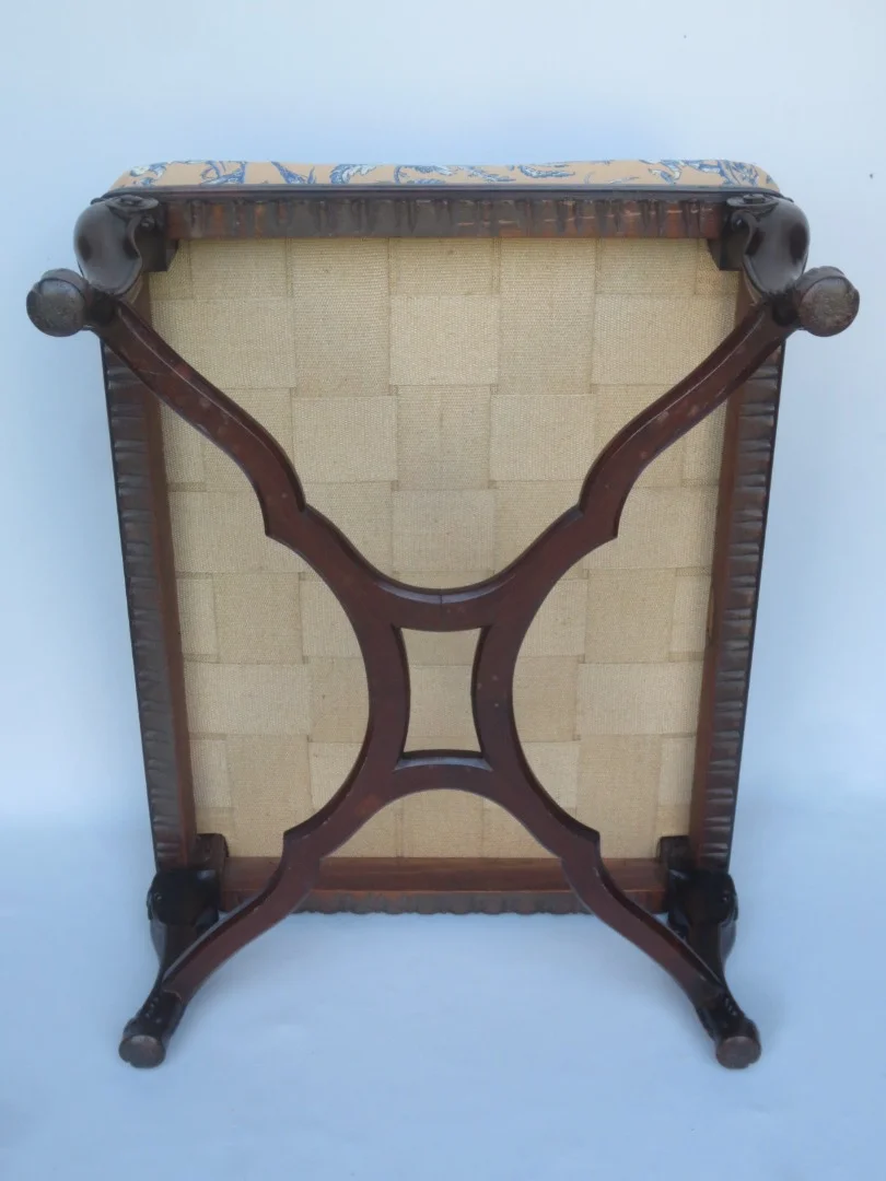FRENCH REGENCY STYLE BENCH.