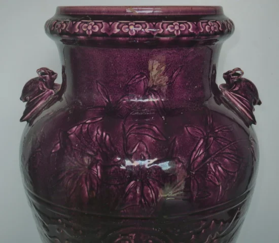 Art-nouveau-Vase aus Longwy-Fayence — Guter Zustand