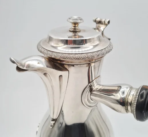 Große Dreifuß-Kaffeekanne, Paris Erster Hahn, 1798–1809 — Guter Zustand