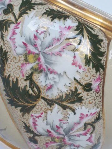Vasija en loza, Art Nouveau. — Buen estado