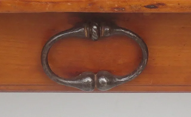 Schrijftafel in fruitenhout en palmbokhout. — Goede staat