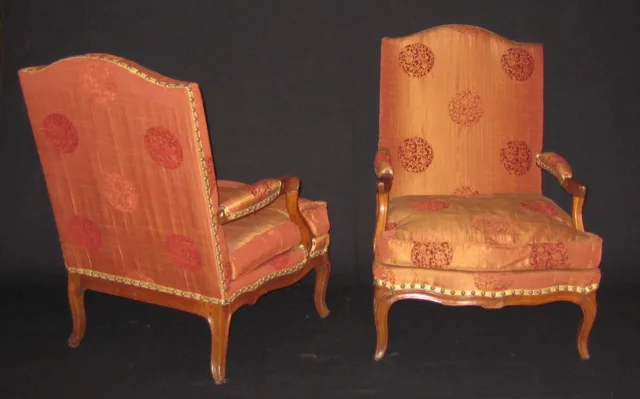 Paire de fauteuils"coin de feu" d'époque Louis XV