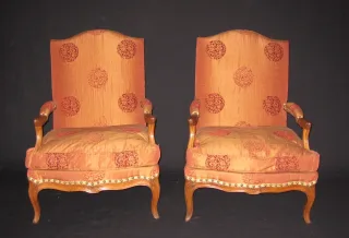 Paire de fauteuils"coin de feu" d'époque Louis XV