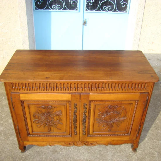 HUNTING LODGE BUFFET