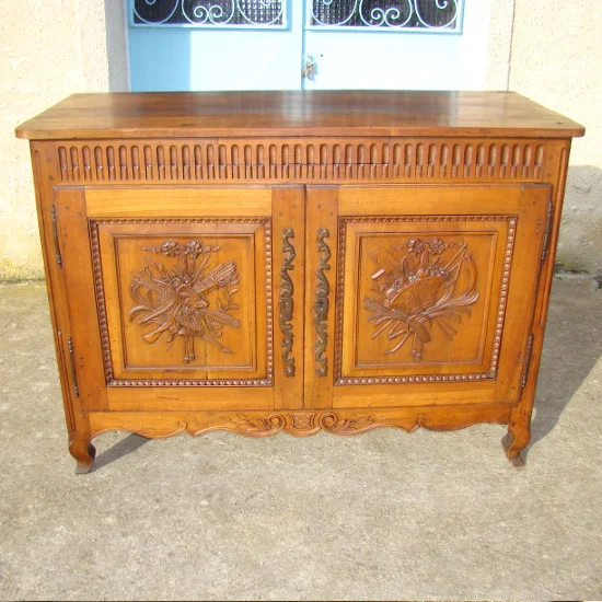 HUNTING LODGE BUFFET