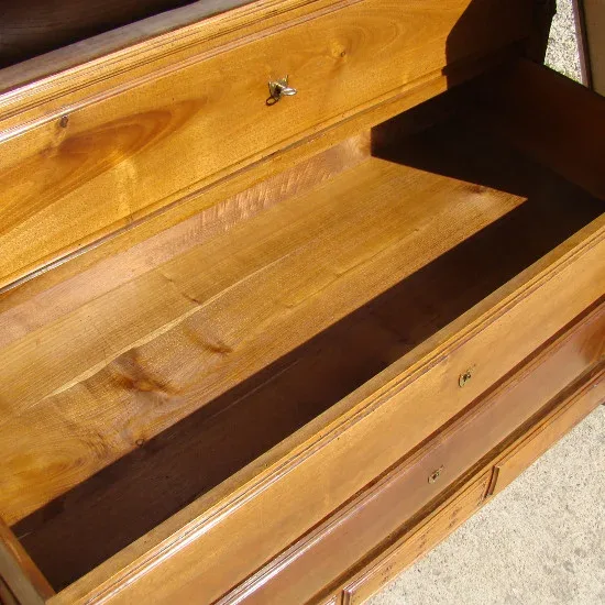 Commode en noyer massif époque XIX ème siècle
