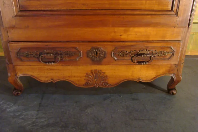 Bonnetière bassette Louis XV en merisier
