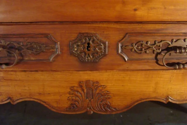 Bonnetière bassette Louis XV en merisier