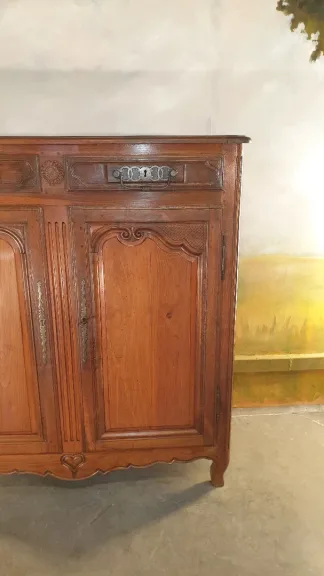 Buffet briard, buffet haute en chêne Louis XV
