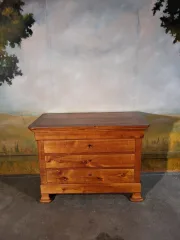 Petite commode époque Louis Philippe en merisier