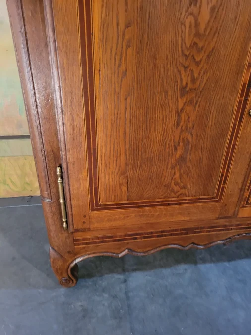 Buffet haut en chêne et marqueterie