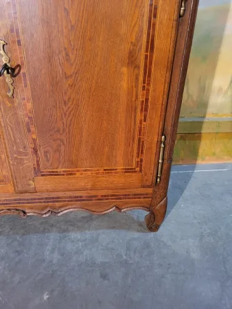 Buffet haut en chêne et marqueterie